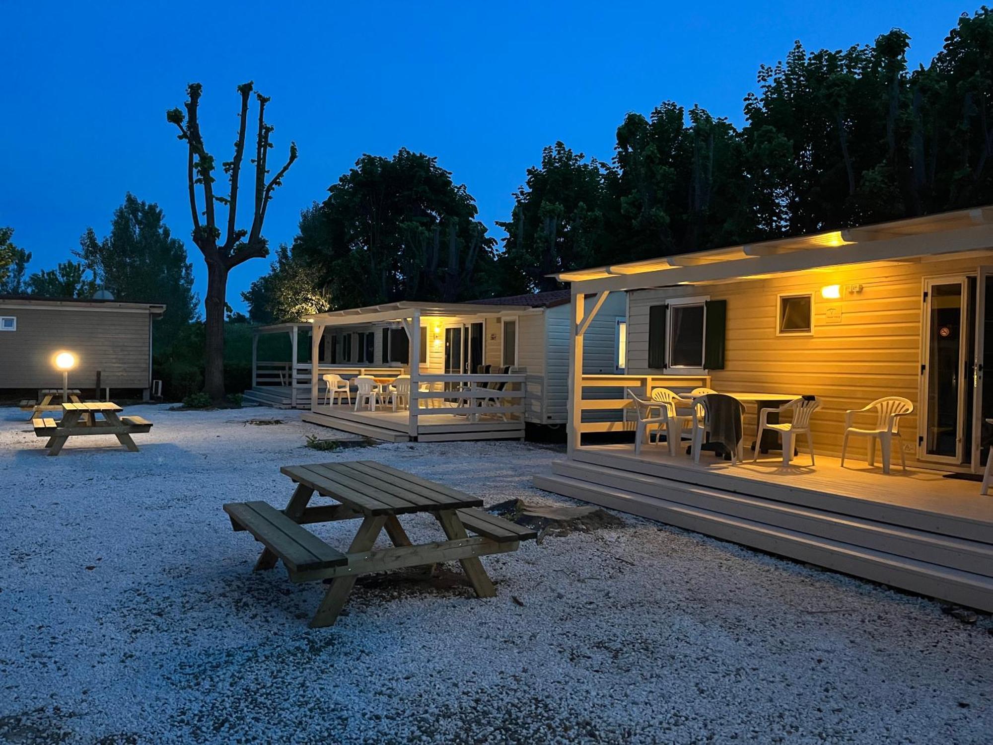 Chalet Camping River Italie Met 2 Slaapkamers Амелья Екстер'єр фото