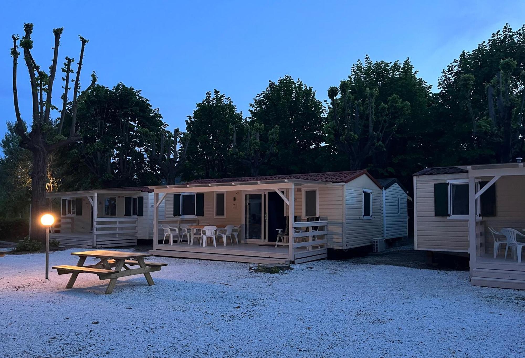 Chalet Camping River Italie Met 2 Slaapkamers Амелья Екстер'єр фото